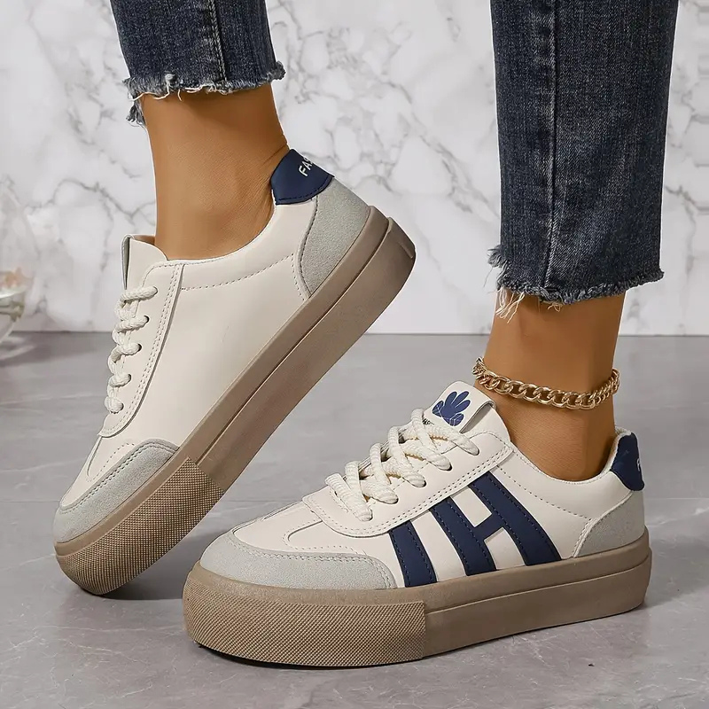 Women's Platform Sneakers – Retro Color Block Lace-Up Low-Top