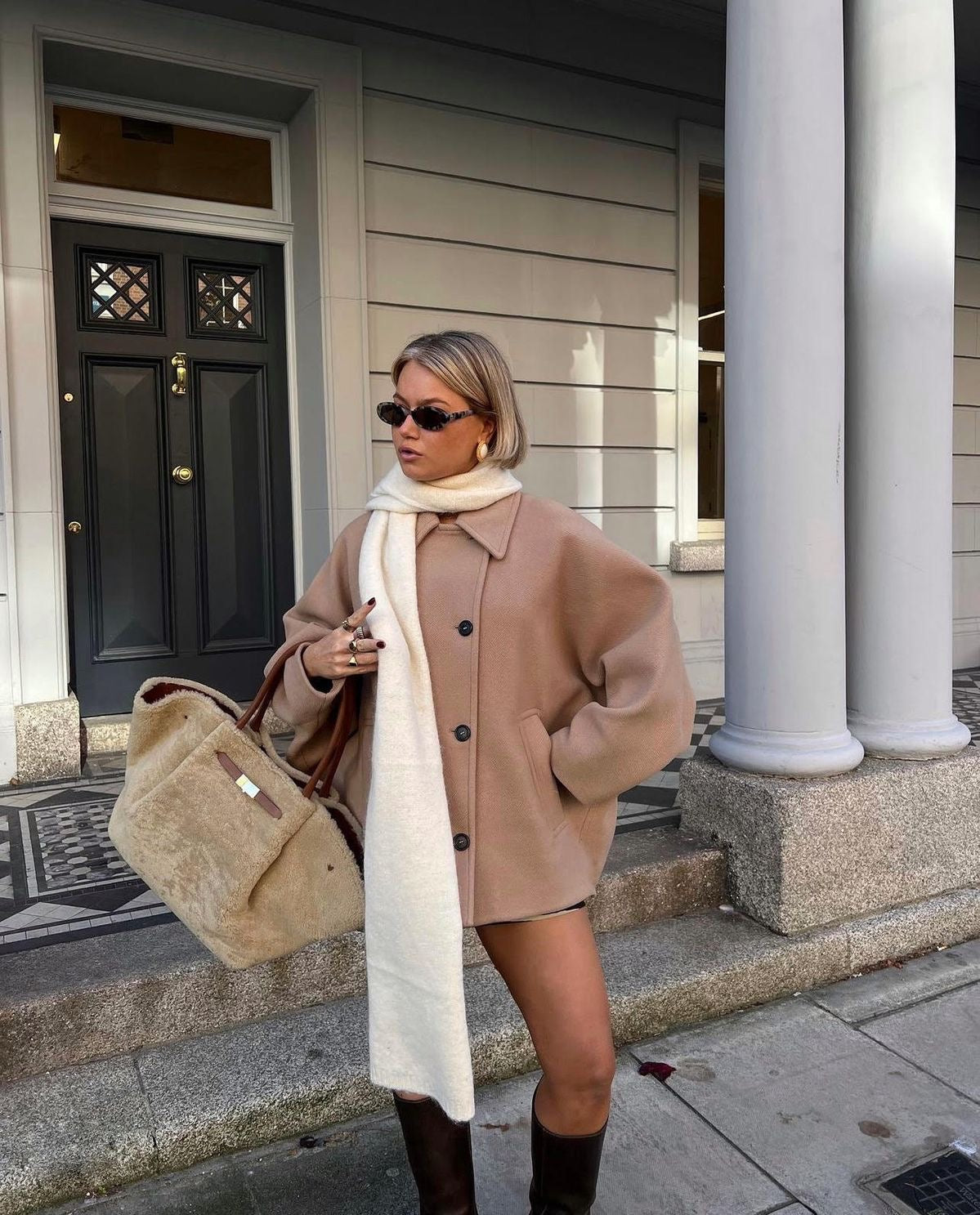 Short Oversized Wool-Blend Coat – Boxy Button-Front Winter Coat