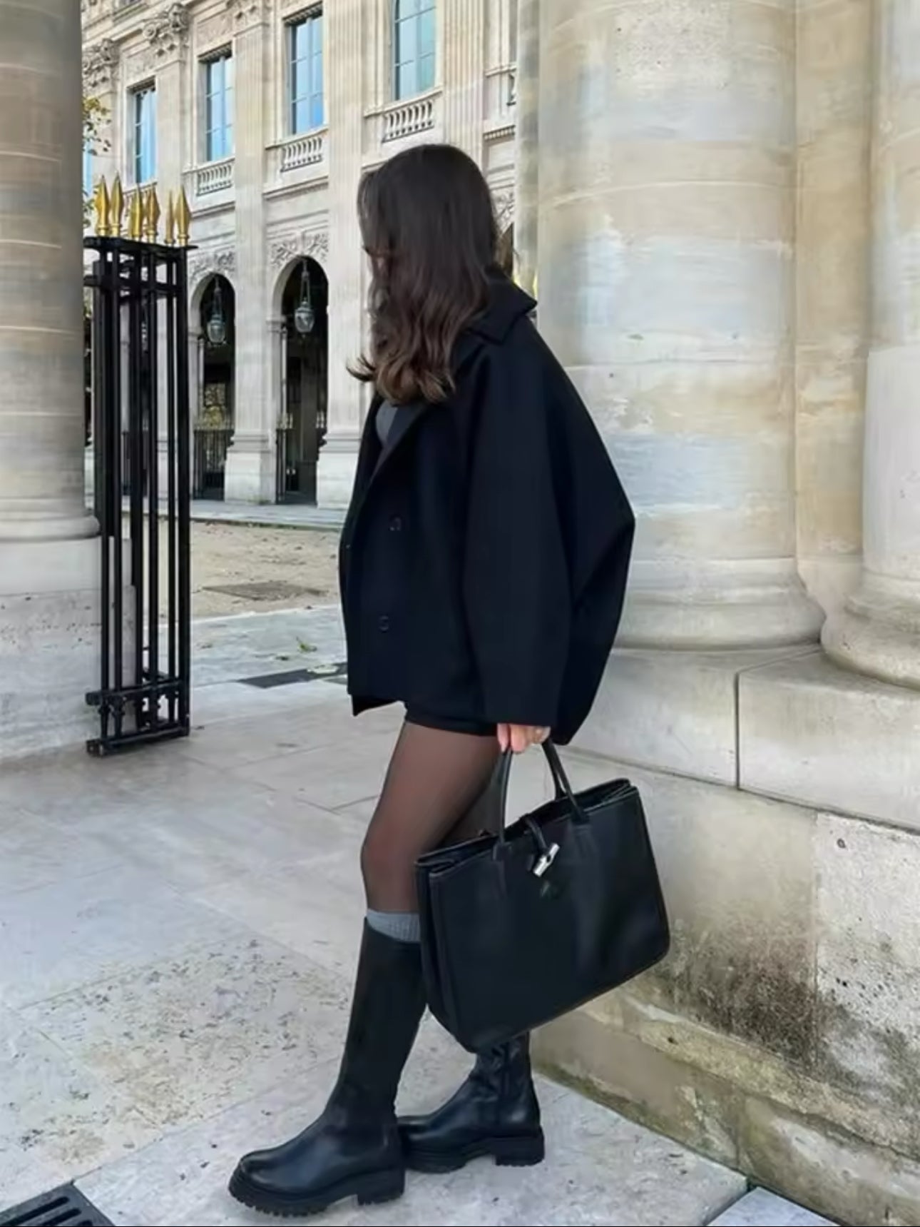 Short Oversized Wool-Blend Coat – Boxy Button-Front Winter Coat