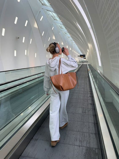 Large Leather Tote Bag – Spacious Structured Shoulder Bag