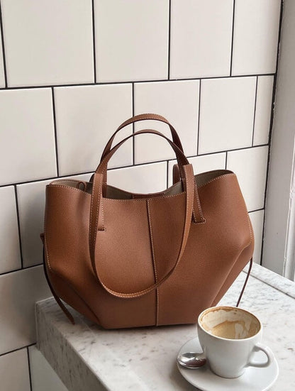 Large Leather Tote Bag – Spacious Structured Shoulder Bag