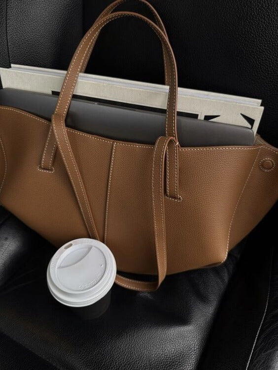 Large Leather Tote Bag – Spacious Structured Shoulder Bag