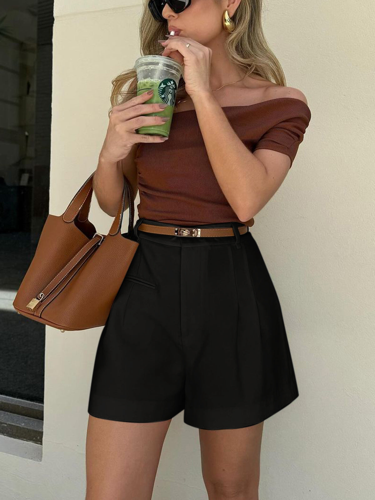 High-Waisted Pleated Shorts – Tailored Wide-Leg Shorts with Belt Loops