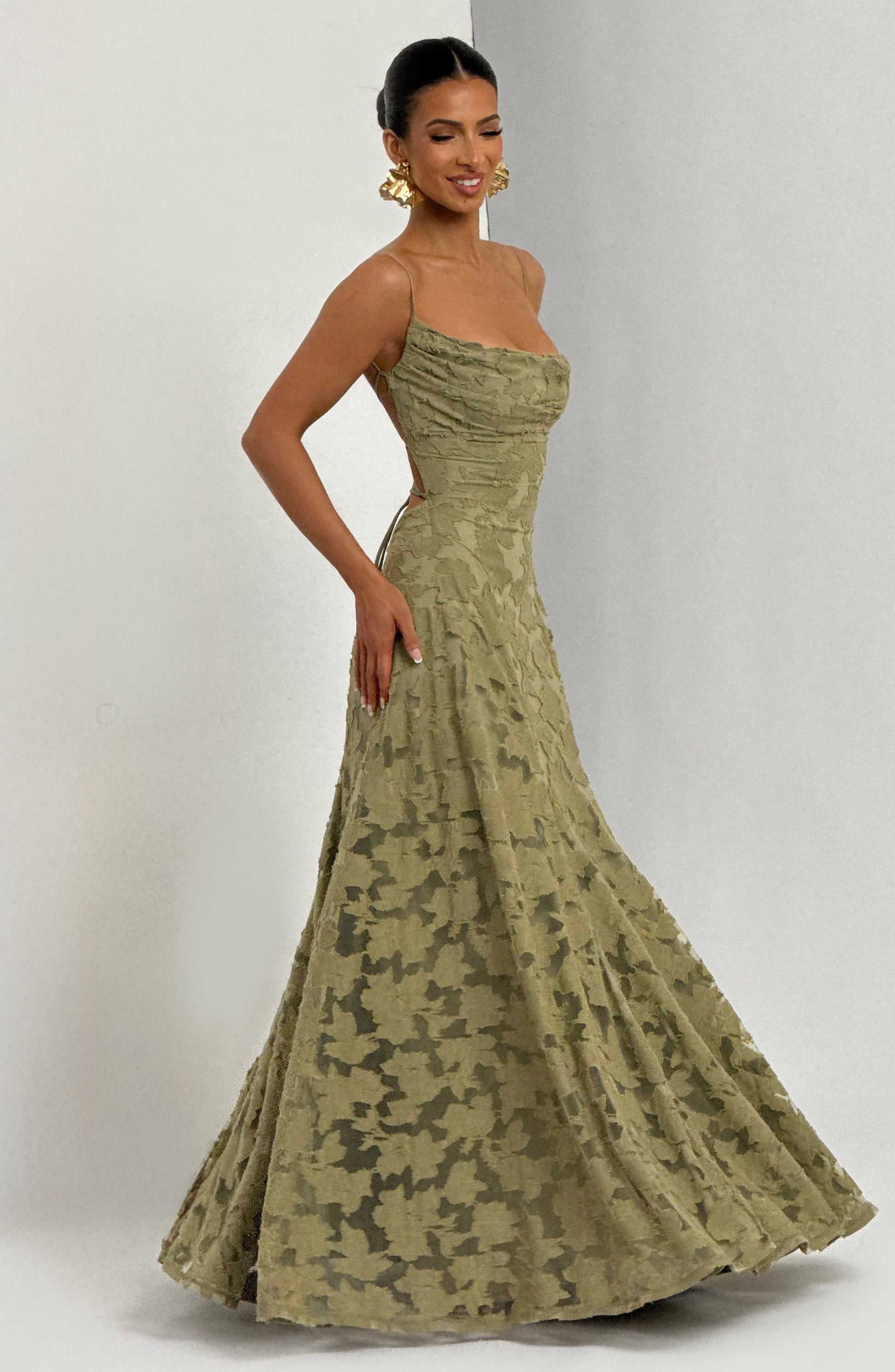 Floral Lace Maxi Dress – A-Line Spaghetti Strap Open Back Gown